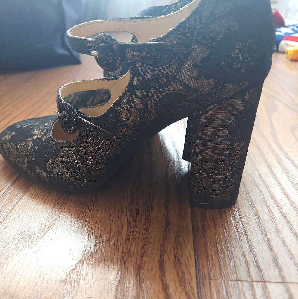 Marc Fisher size 8 Block heel